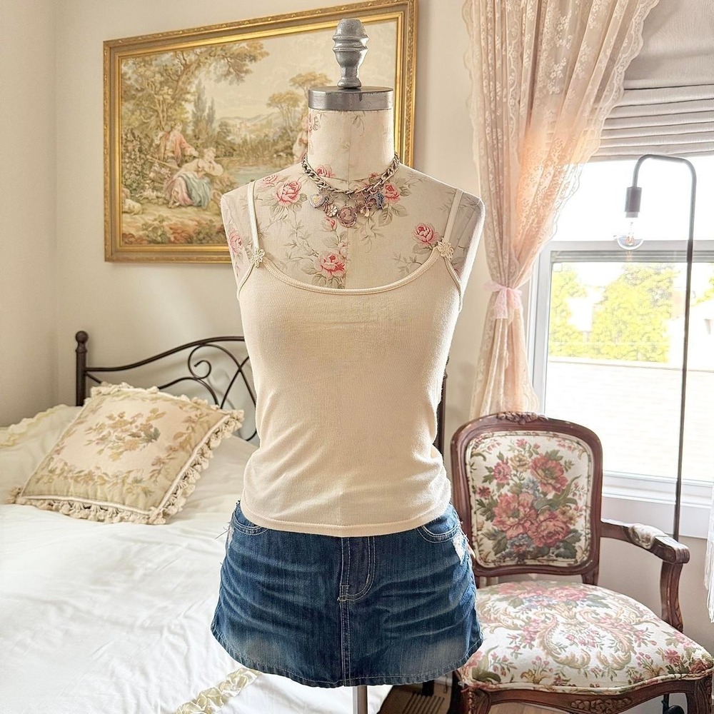 cream lace cami  Y2K fits‎ small cream ribbed lace trim camisole